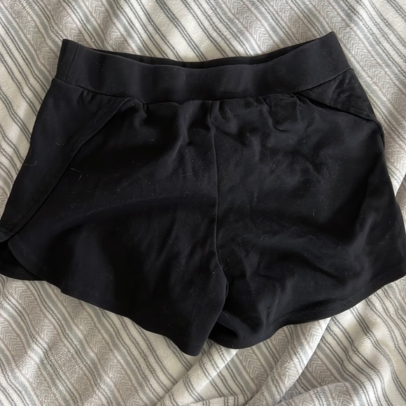 Worn once brand new lounge shorts - Picture 4 of 4